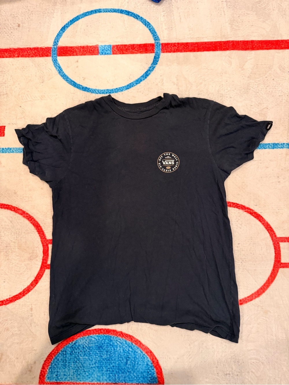 🔥 Vans Men’s 4-Medium Shirt Bundle, 2 Long + 2 Short = Awesome Deal 🔥